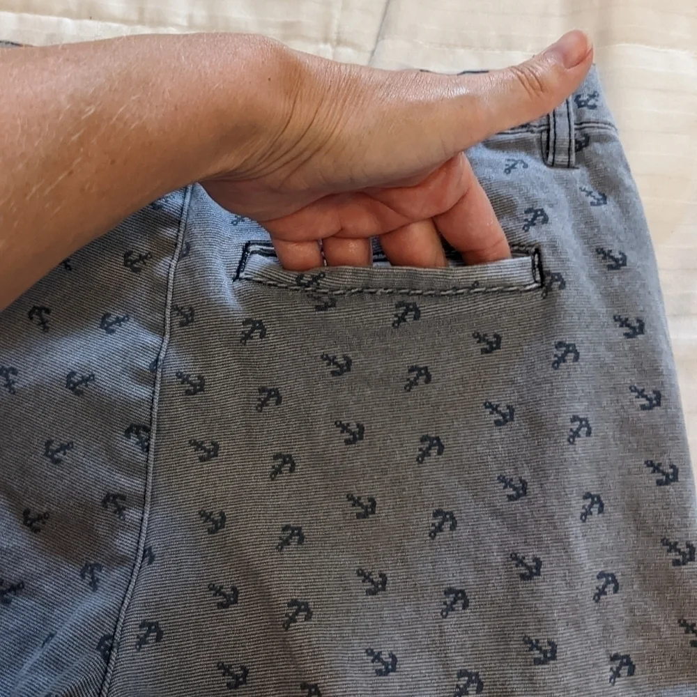 𝅺craft Flow nautical flat front shorts size 14